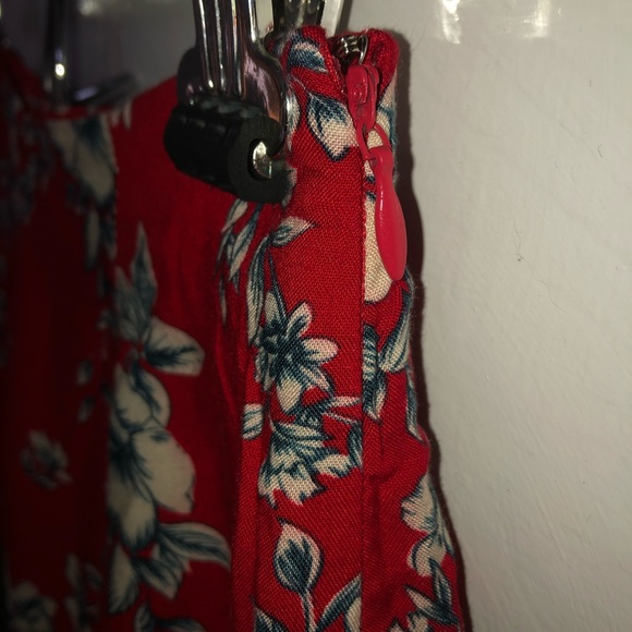 Forever 21 Red Floral Crop Top & Skirt - Picture 4 of 8